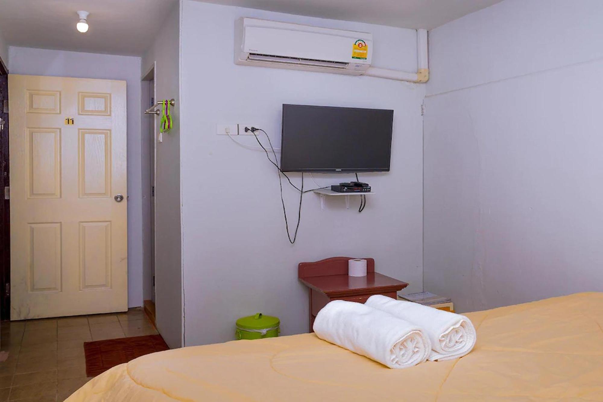 Gæstehus Gotum 2 & Money Exchange Phuket